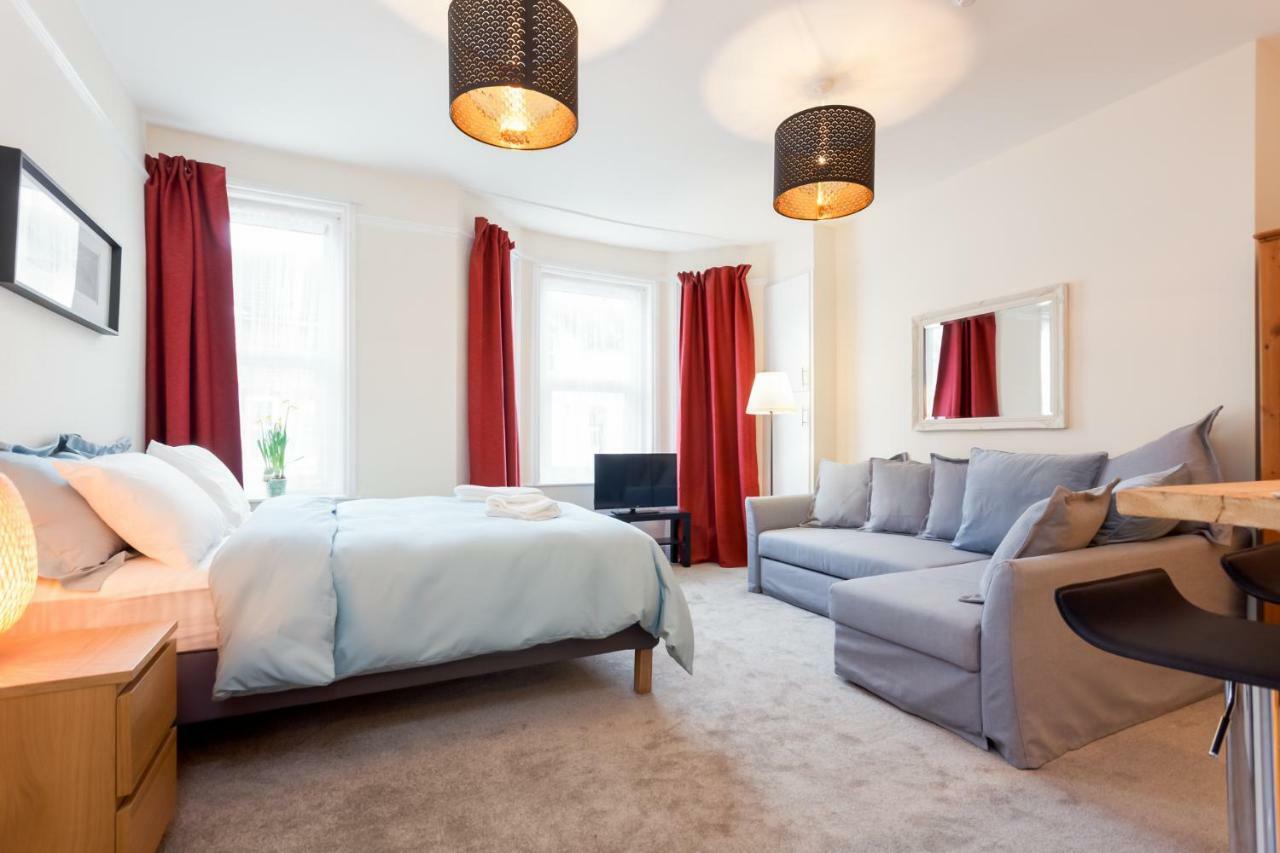 Stylish Town Centre Apartment Close To Beach And Shops Bournemouth Buitenkant foto