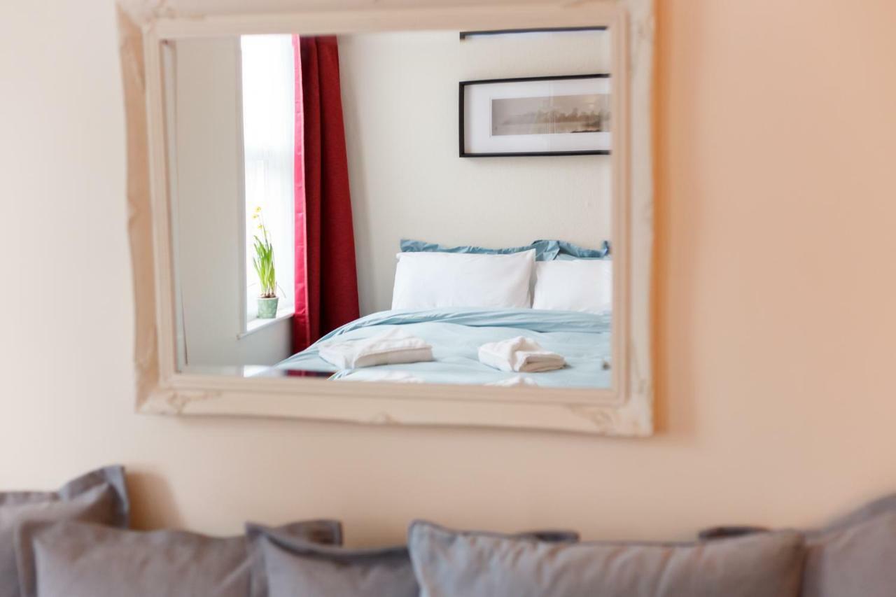 Stylish Town Centre Apartment Close To Beach And Shops Bournemouth Buitenkant foto