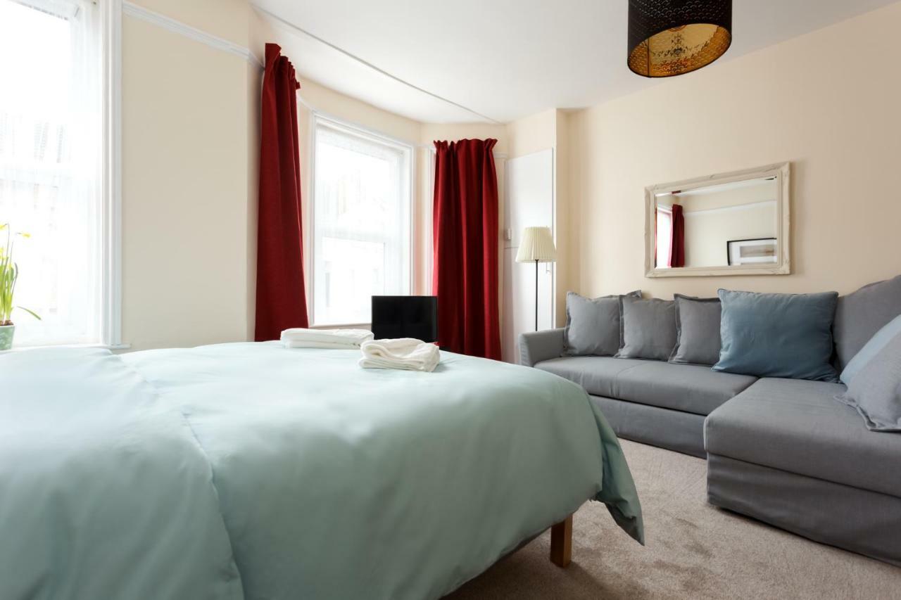 Stylish Town Centre Apartment Close To Beach And Shops Bournemouth Buitenkant foto