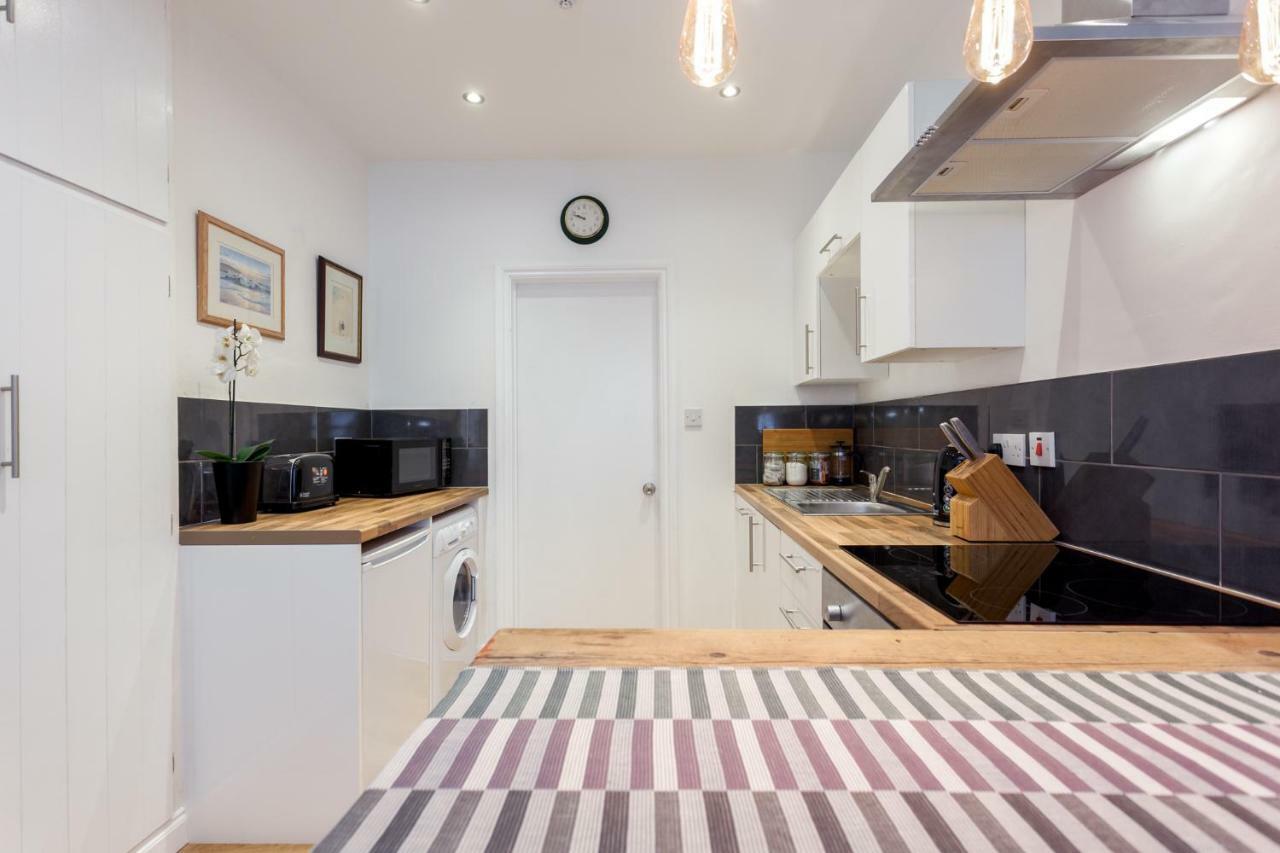 Stylish Town Centre Apartment Close To Beach And Shops Bournemouth Buitenkant foto